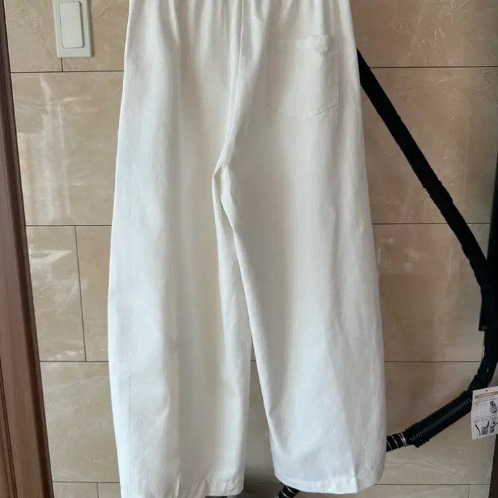 [SOLD OUT] 새상품) 어텀 라룸 배기커브진 아이보리