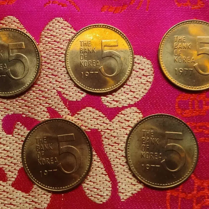 [BUNJANG] Bank of Korea 5 Won Coin (1977) Bundle / 1977년 한국은행 5원 동전 5개 일괄