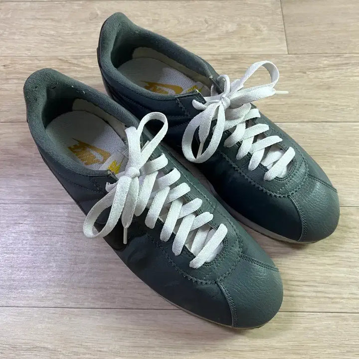[BUNJANG] Nike Classic Cortez Sneakers / 나이키 클래식 코르테즈 270