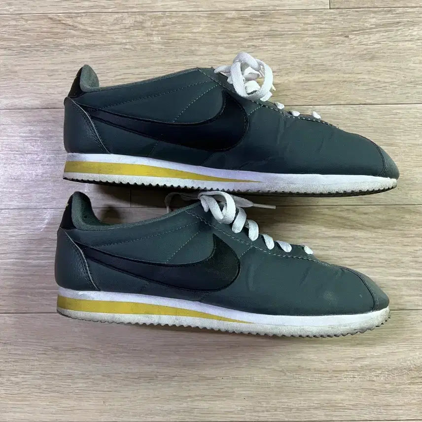 [BUNJANG] Nike Classic Cortez Sneakers / 나이키 클래식 코르테즈 270