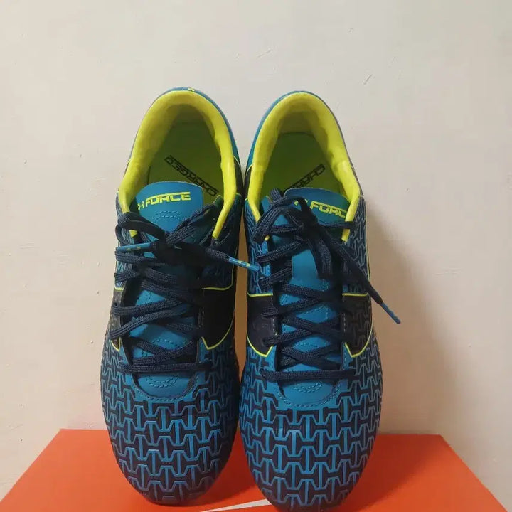 [BUNJANG] Under Armour Soccer Cleats / 언더아머 축구화 파랑/검정 스터드화