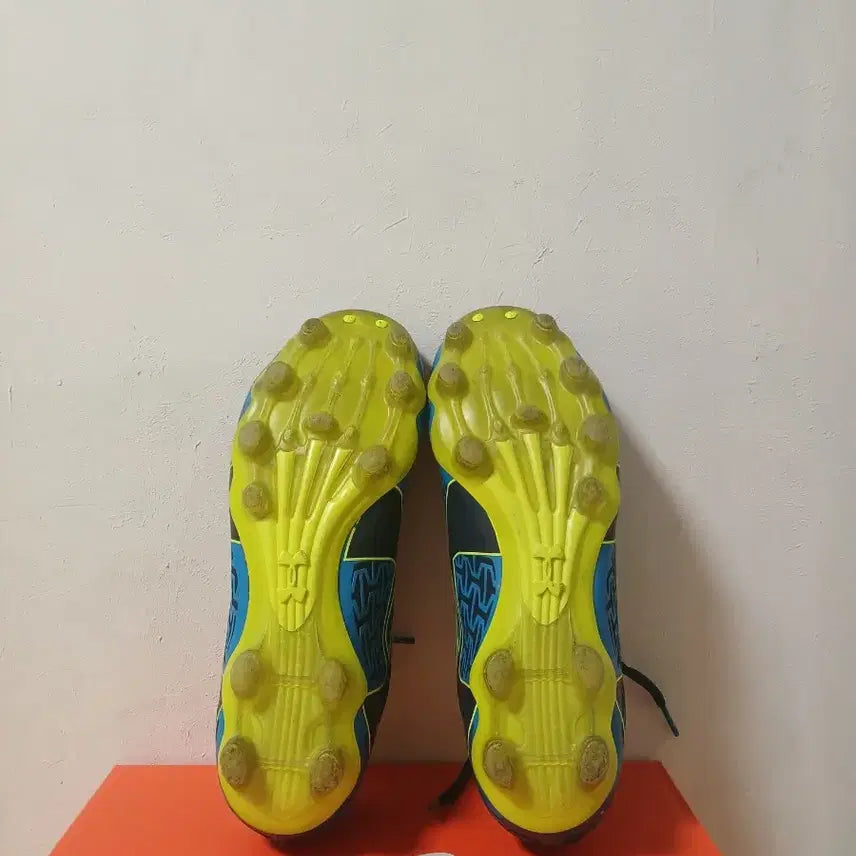 [BUNJANG] Under Armour Soccer Cleats / 언더아머 축구화 파랑/검정 스터드화