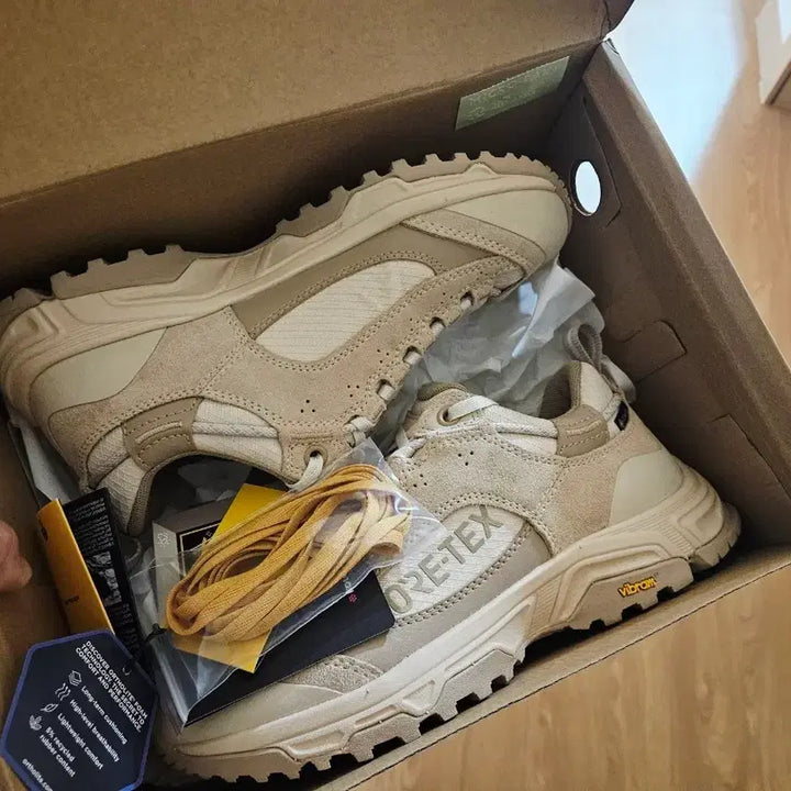 [BUNJANG] Kolon Sport Move GTX Hiking Boots - Beige (245mm) / 코오롱 무브 베이지색 245 등산화 트레킹화