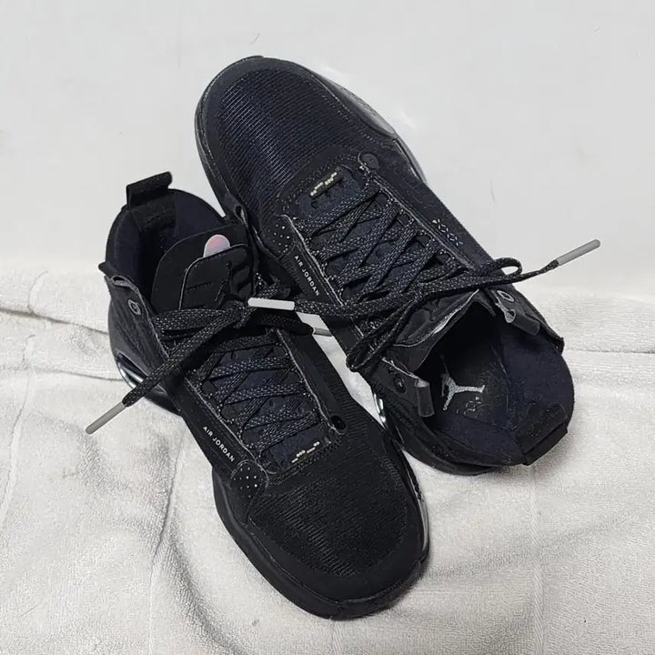 [BUNJANG] Nike Air Jordan Basketball Shoes (240) / 쪼리샵 에어조던 운동화 농구화 240