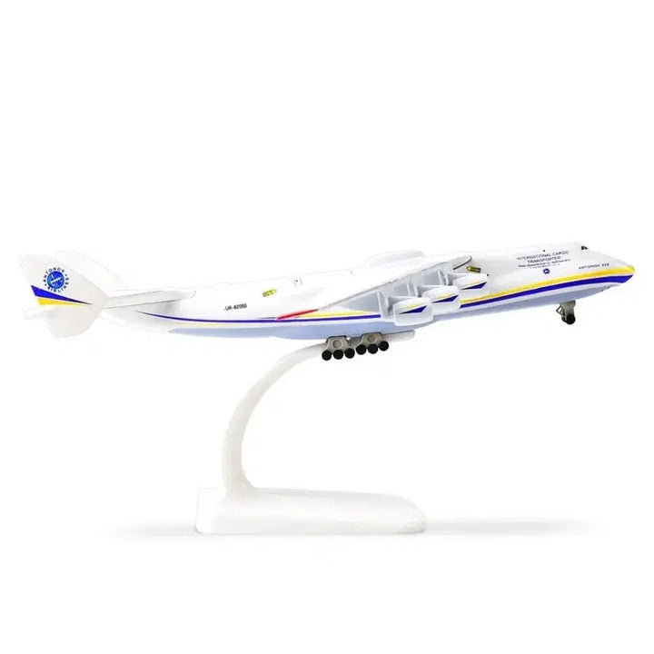 [BUNJANG] Antonov AN-225 Transport Airplane Model / (금속) 안토노프 AN-225 수송기 모형(피규어) 팝니다.
