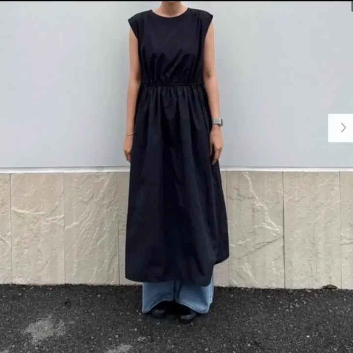 [BUNJANG] Uniqlo Gathered Sleeveless Long Dress / 유니클로 블랙 개더 슬리브리스 원피스 블랙