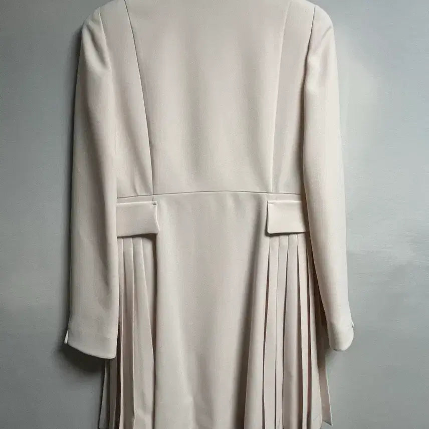 [BUNJANG] Jill Stuart Ivory Double-Button Pleated Jacket / 질스튜어트 아이보리 더블버튼 플리츠 자켓