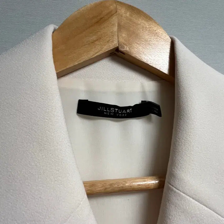 [BUNJANG] Jill Stuart Ivory Double-Button Pleated Jacket / 질스튜어트 아이보리 더블버튼 플리츠 자켓