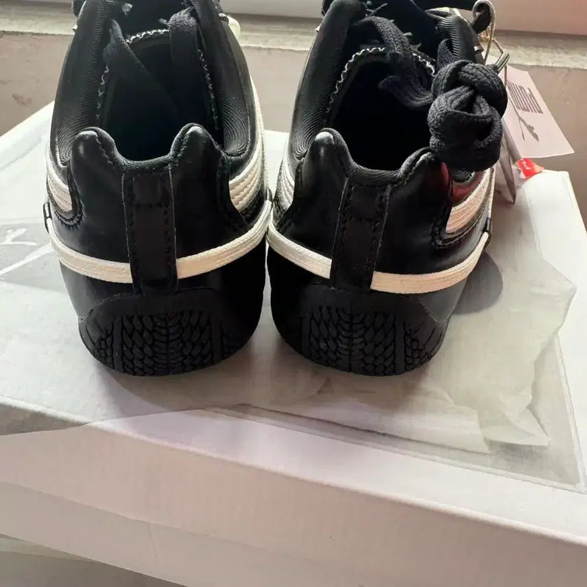 [SOLD OUT] 푸마 x 로제 스피드캣 PRM 블랙 웜 화이트 240mm