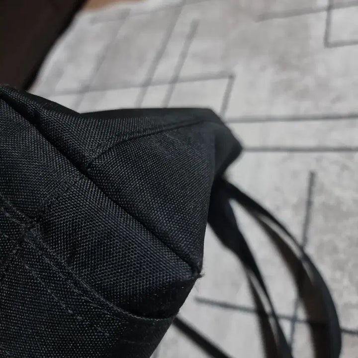 [BUNJANG] Carhartt Essential Tote Vertical Open Shoulder Bag / 칼하트 숄더백 에센셜 토트백 버티컬 오픈 블랙 가방