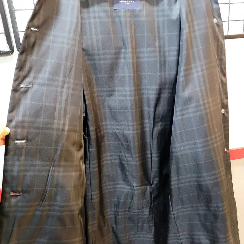 [BUNJANG] Burberry Nova Check Hidden Zipper Button Coat / 정품 버버리 노바채크 히든 집업버튼 여섯코트