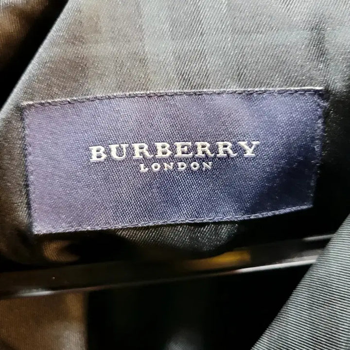 [BUNJANG] Burberry Nova Check Hidden Zipper Button Coat / 정품 버버리 노바채크 히든 집업버튼 여섯코트