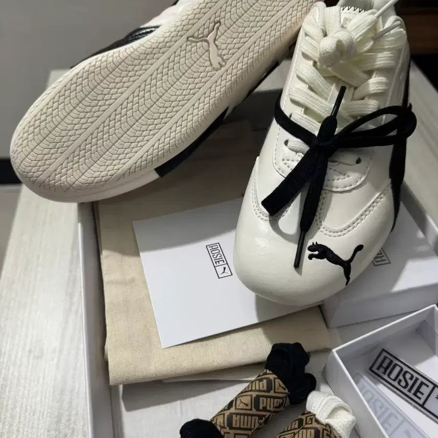 [BUNJANG] Puma x Rosé Speedcat LEA Warm White Black Sneakers / (W) 푸마 x 로제 스피드캣 LEA 웜 화이트 블랙 240mm