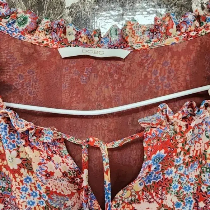 [BUNJANG] BCBG Floral Print Blouse / BCBG 플로럴 프린트 블라우스