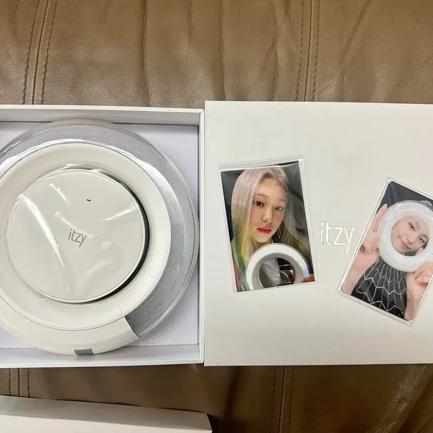 [BUNJANG] ITZY Light Ring 1st Generation + Photocard / ITZY 있지 라이트링 1세대 + 포카