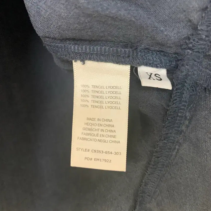 [SOLD OUT] Cloth &amp; Stone 앤트로폴로지 차콜 상의 (XS)