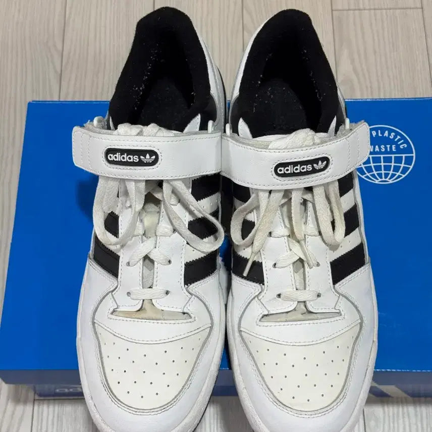 [BUNJANG] Adidas Forum 84 Low White Black Sneakers (Size 300) / 아디다스 포럼84 로우(300)상태a 화이트블랙