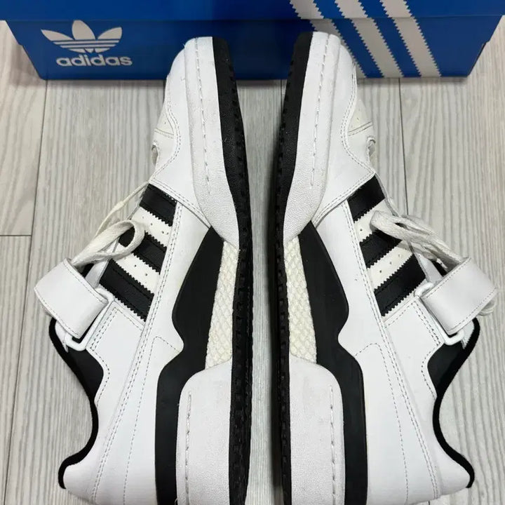 [BUNJANG] Adidas Forum 84 Low White Black Sneakers (Size 300) / 아디다스 포럼84 로우(300)상태a 화이트블랙