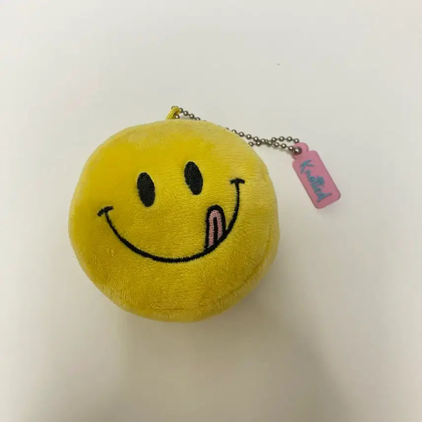 [BUNJANG] Knotted Smile Keychain Doll / Knotted 스마일 키링 인형