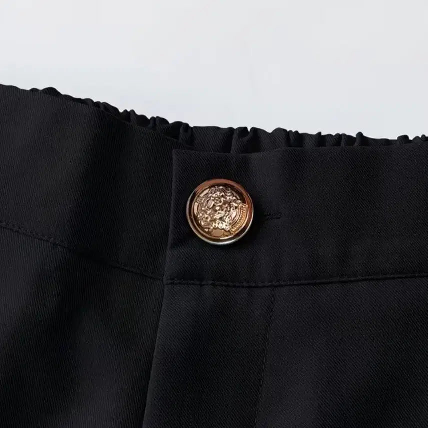 [SOLD OUT] 새상품 블랙 반바지(정장바지겸용)