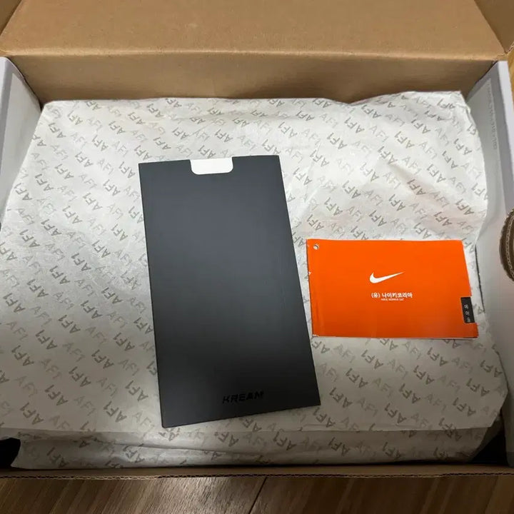 [BUNJANG] Nike Air Force White (GS) 225 Sneakers / 나이키 에어포스 화이트 (GS)225 팝니다