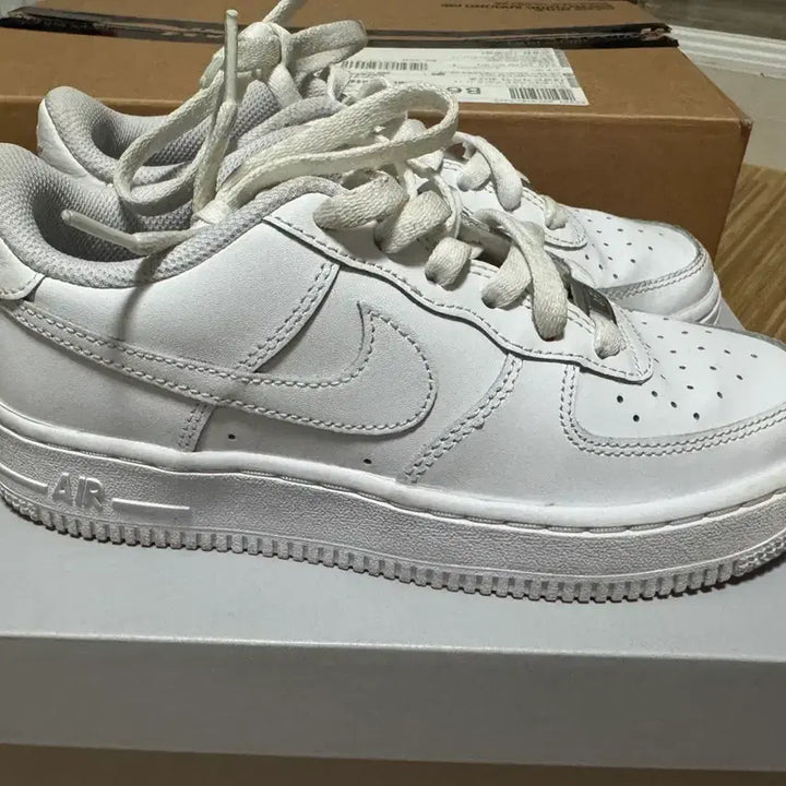 [BUNJANG] Nike Air Force White (GS) 225 Sneakers / 나이키 에어포스 화이트 (GS)225 팝니다