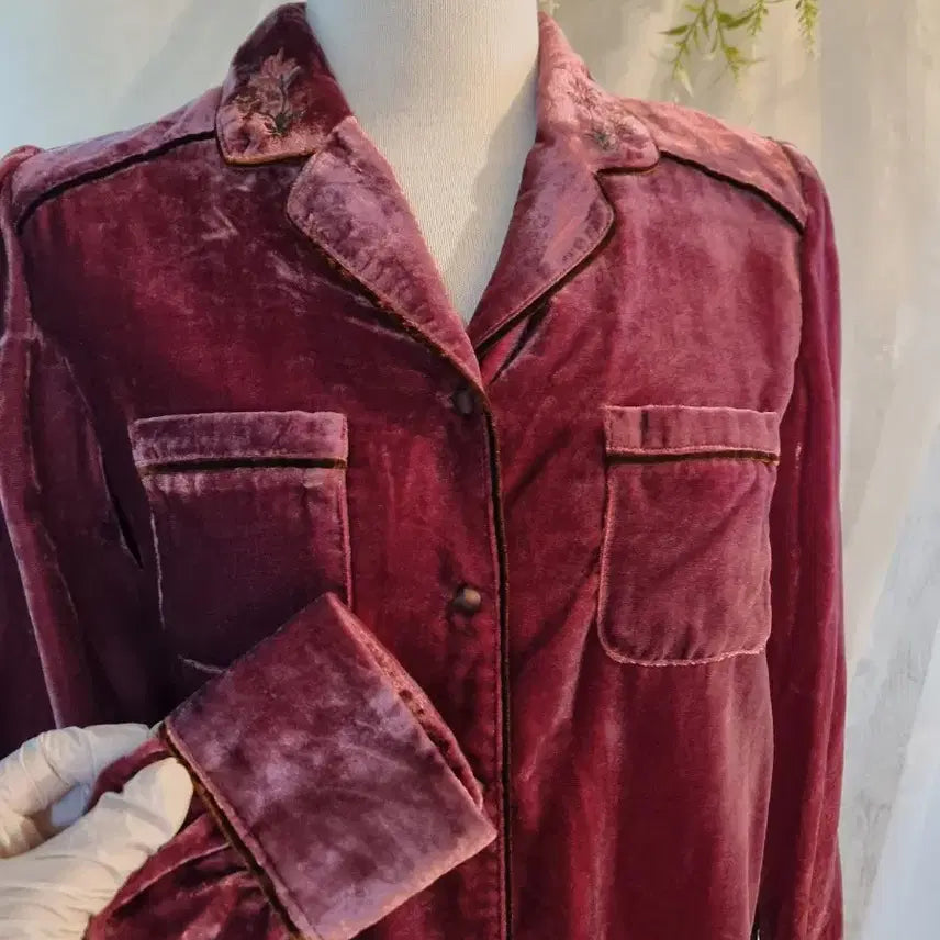 [BUNJANG] Thursday Island Velvet Embroidered Collar Blouse / 새옷 free 카라 자수 벨벳 셔츠 블라우스 써스데이아일랜드