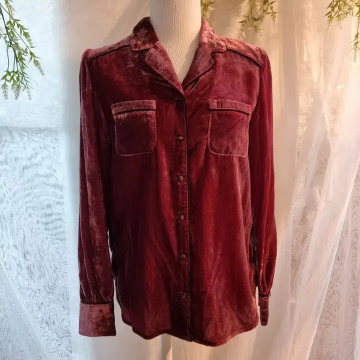 [BUNJANG] Thursday Island Velvet Embroidered Collar Blouse / 새옷 free 카라 자수 벨벳 셔츠 블라우스 써스데이아일랜드