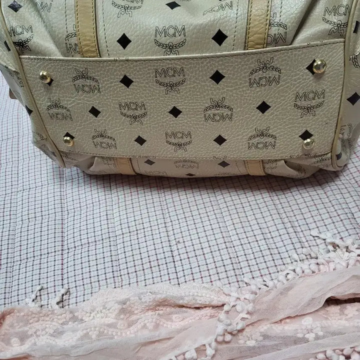 [BUNJANG] MCM Logo Beige Boston Bag Tote / MCM 로고 베이지 보스턴백 토트백