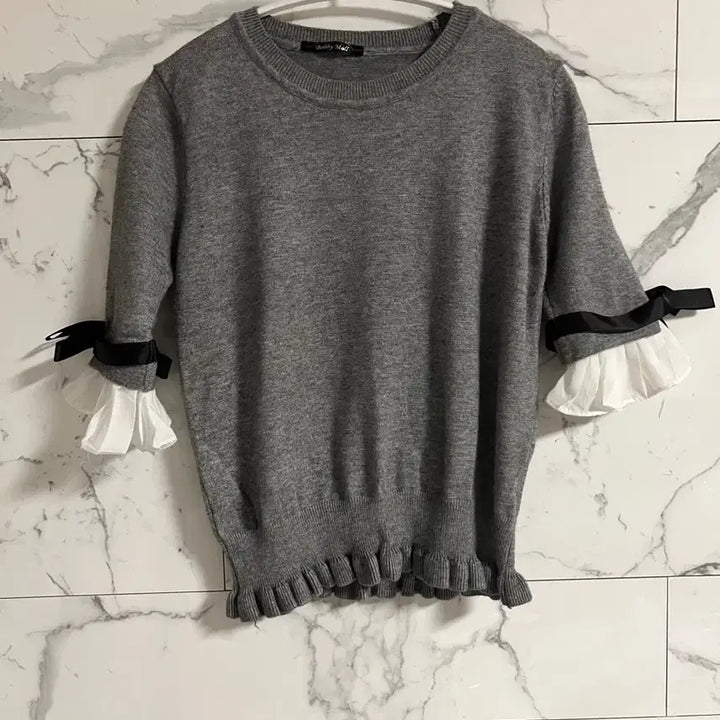 [BUNJANG] Gray Round Frill Short Sleeve Knit Top / 새상품 그레이 회색 라운드 프릴 반팔 니트