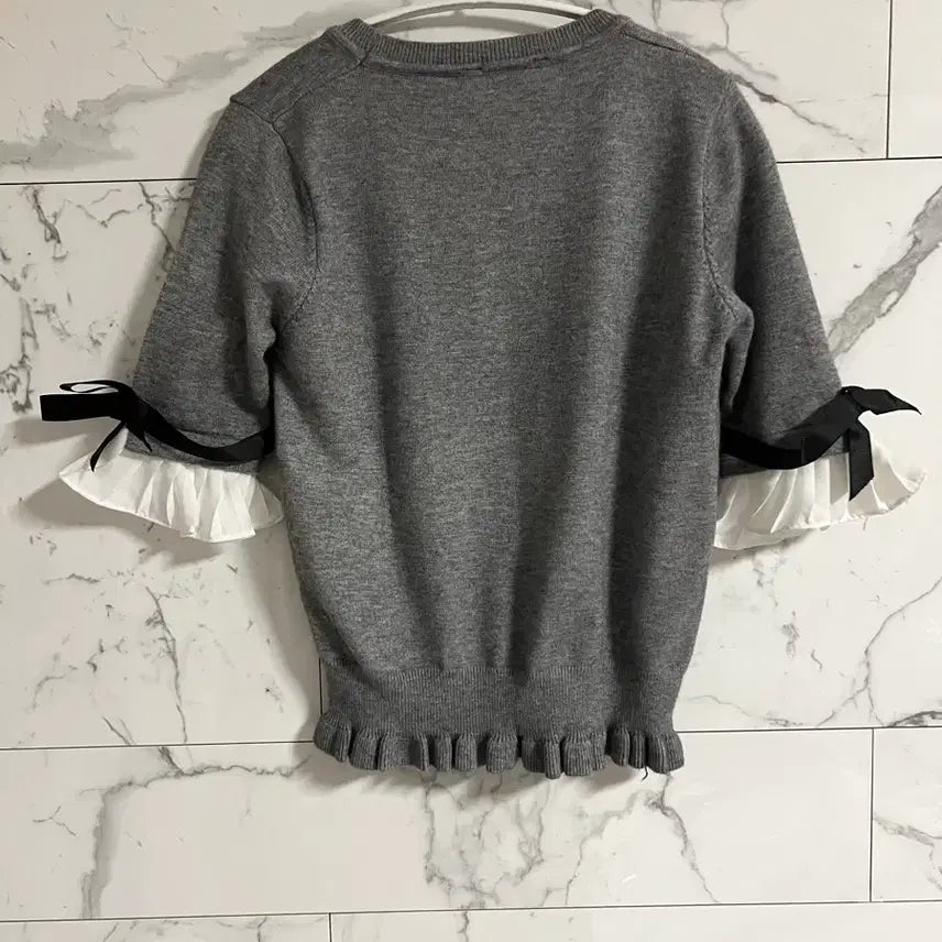 [BUNJANG] Gray Round Frill Short Sleeve Knit Top / 새상품 그레이 회색 라운드 프릴 반팔 니트