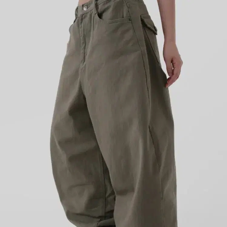 [SOLD OUT] 어텀 워크드커브팬츠 카키