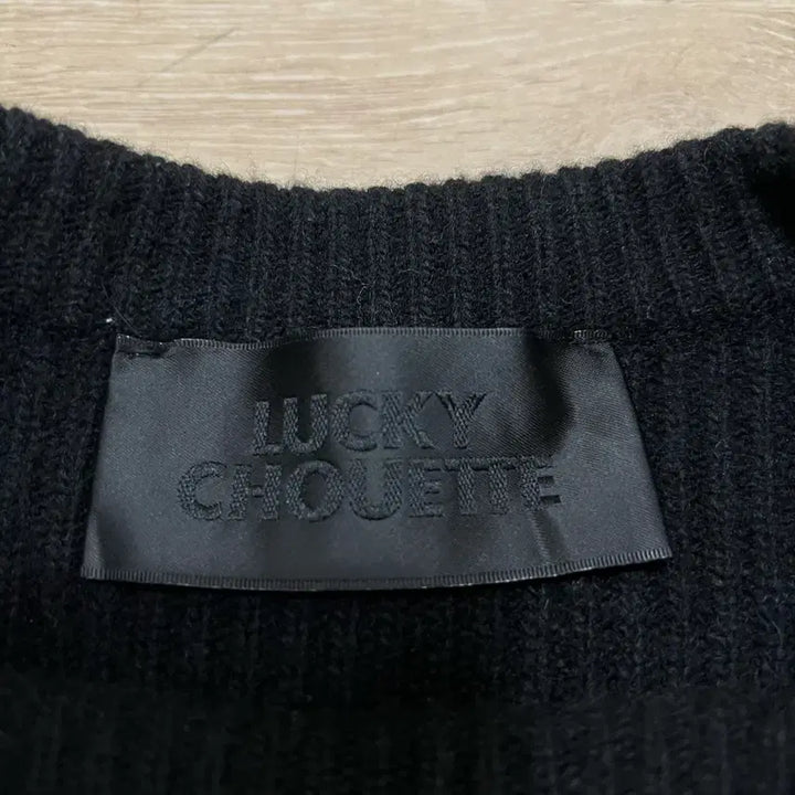 [BUNJANG] Lucky Chouette Chouette Big Logo Knit Top / 럭키슈에뜨 여성 슈에뜨 빅로고 라운드넥 니트 [블랙] FREE