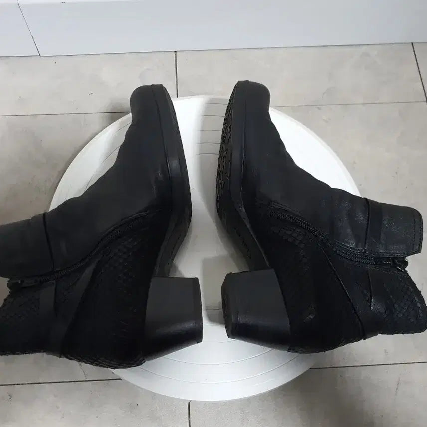 [BUNJANG] Gabor Black Leather Ankle Boots (EU 36) / 독일 가버 (Gabor) 블랙 가죽 앵클 부츠 230mm (EU36)