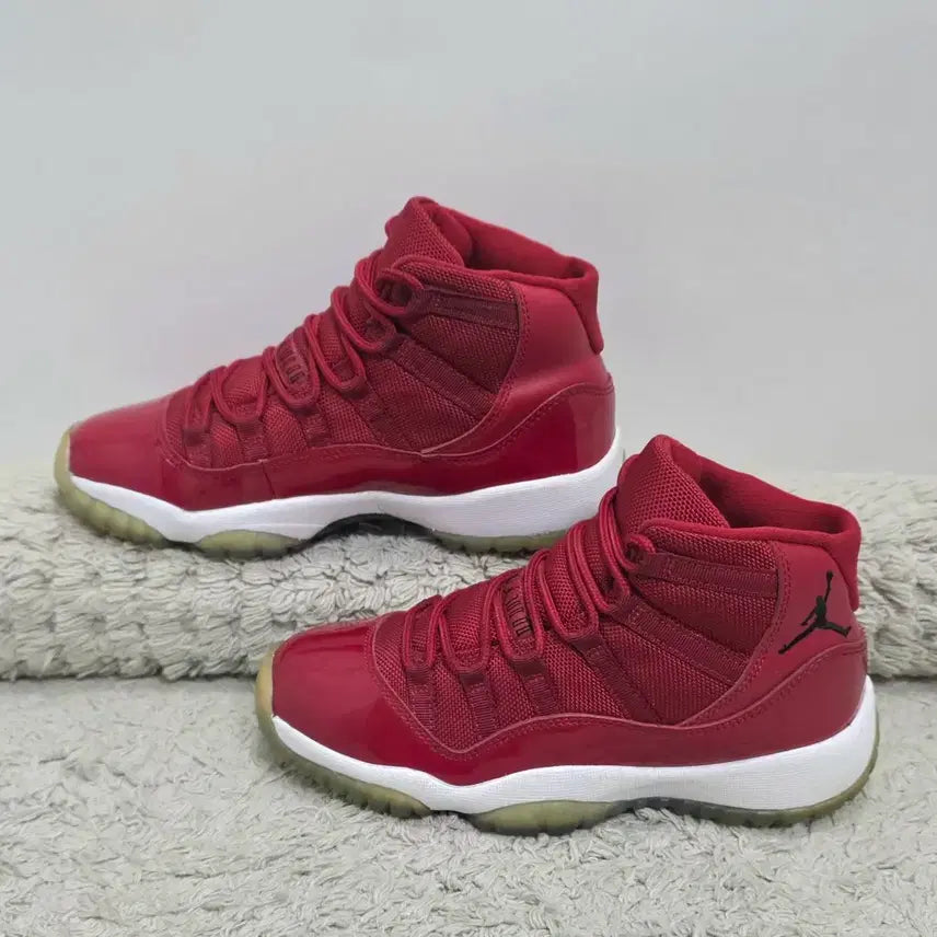[BUNJANG] Nike Air Jordan 11 Gym Red Sneakers / 나이키 조던 11  원라이크96 짐레드  230