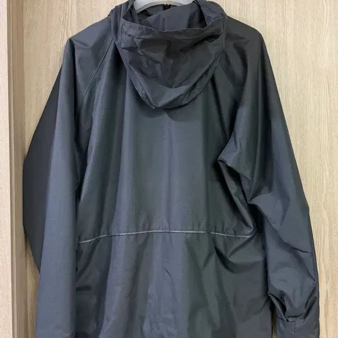 [SOLD OUT] 롱베케이션 굿니스 바람막이 자켓