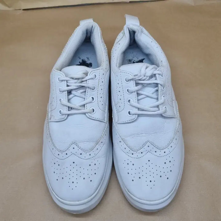 [SOLD OUT] 왁 여성골프화 245