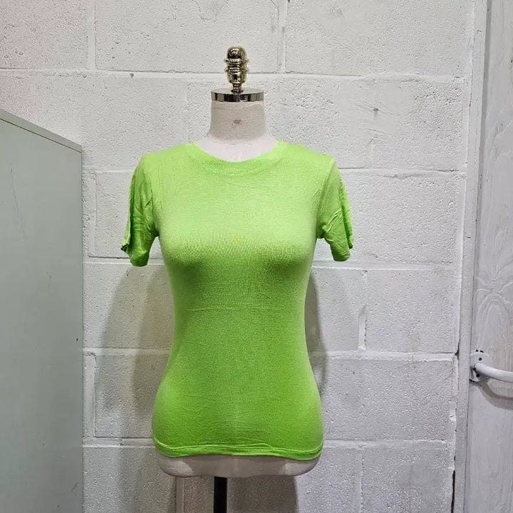 [BUNJANG] Round Neck Short Sleeve T-shirt - Light Green / 부드럽고 촉감좋은 라운드 반팔1- 연두