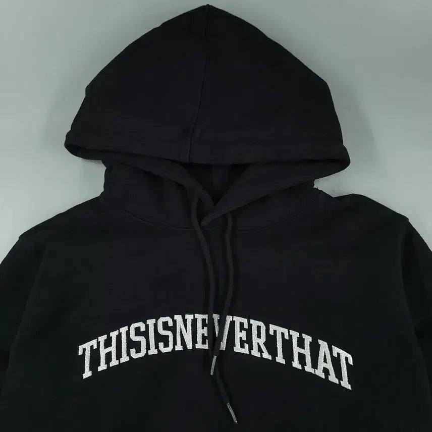 [BUNJANG] thisisneverthat Pigment Black Heavy Cotton Sweatshirt / 디스이즈네버댓 디네댓 피그먼트 블랙 화이트 스펠아웃 로고 기모 헤비코튼