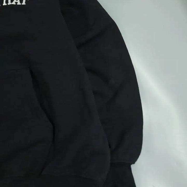 [BUNJANG] thisisneverthat Pigment Black Heavy Cotton Sweatshirt / 디스이즈네버댓 디네댓 피그먼트 블랙 화이트 스펠아웃 로고 기모 헤비코튼
