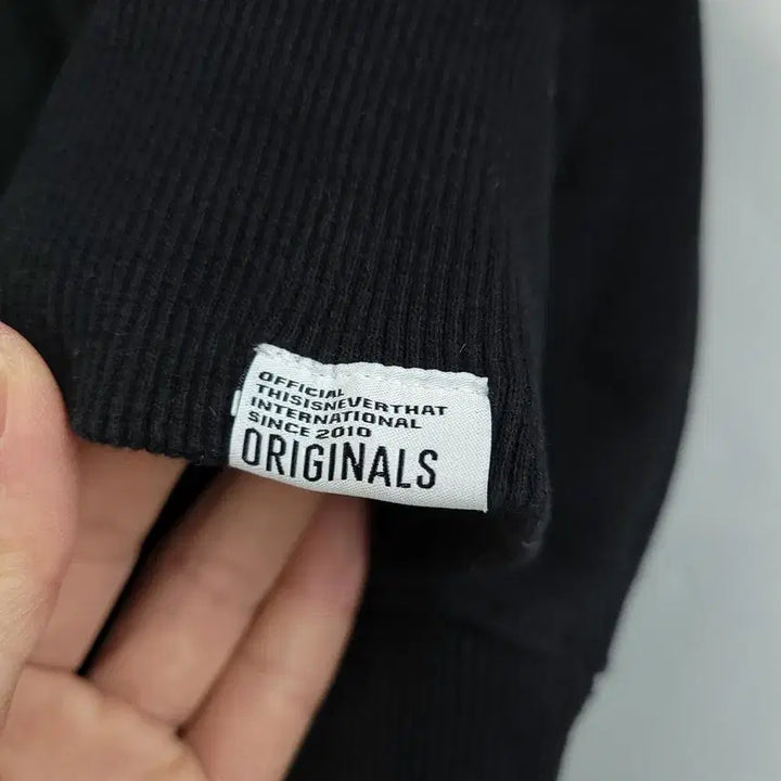 [BUNJANG] thisisneverthat Pigment Black Heavy Cotton Sweatshirt / 디스이즈네버댓 디네댓 피그먼트 블랙 화이트 스펠아웃 로고 기모 헤비코튼