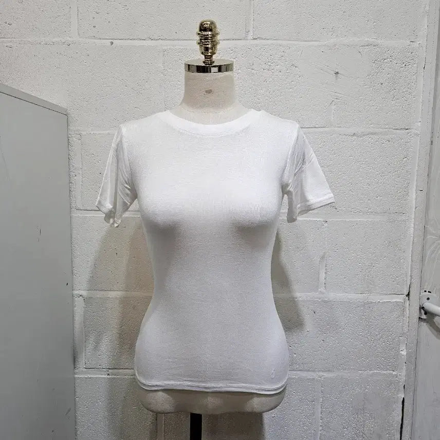 [BUNJANG] Round Neck Short Sleeve T-shirt - White / 부드럽고 촉감좋은 라운드 반팔1- 화이트