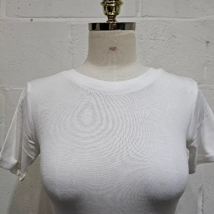 [BUNJANG] Round Neck Short Sleeve T-shirt - White / 부드럽고 촉감좋은 라운드 반팔1- 화이트
