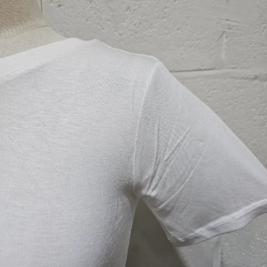 [BUNJANG] Round Neck Short Sleeve T-shirt - White / 부드럽고 촉감좋은 라운드 반팔1- 화이트
