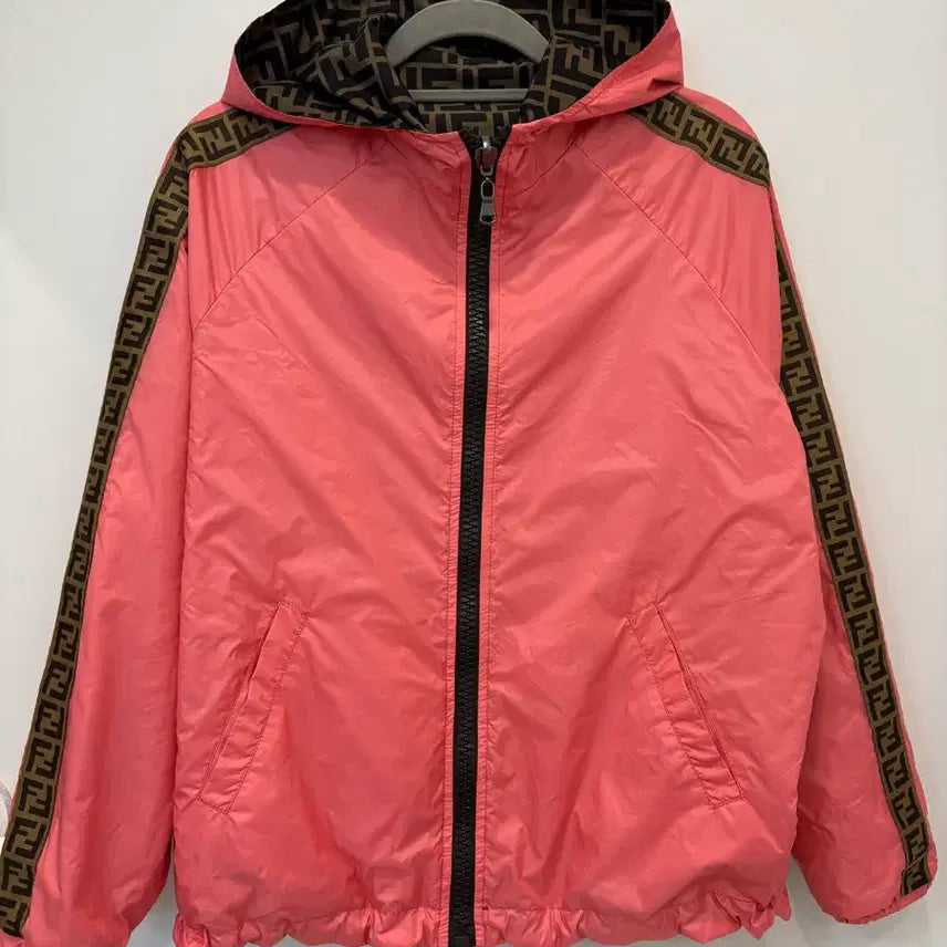 [SOLD OUT] 펜디 양면 바람막이55~66사이즈(정품)