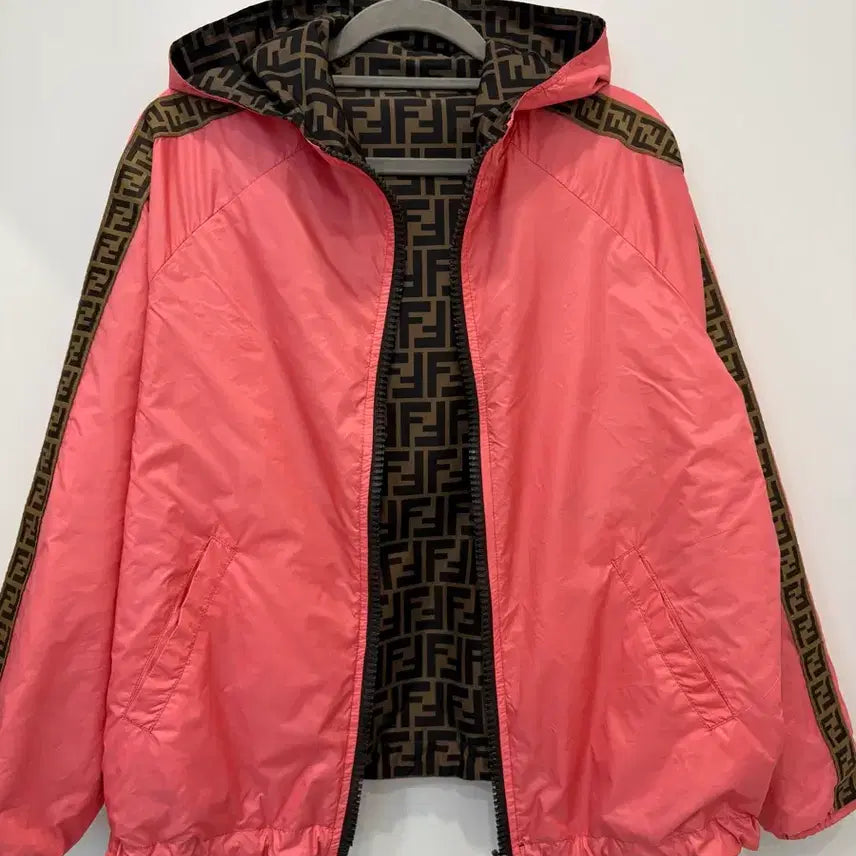 [SOLD OUT] 펜디 양면 바람막이55~66사이즈(정품)