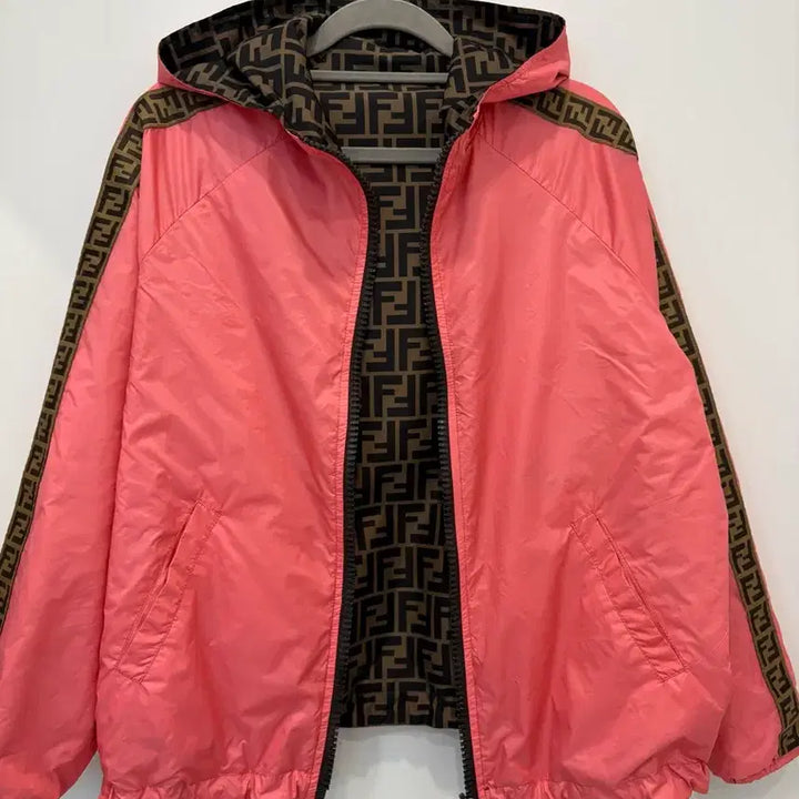 [SOLD OUT] 펜디 양면 바람막이55~66사이즈(정품)
