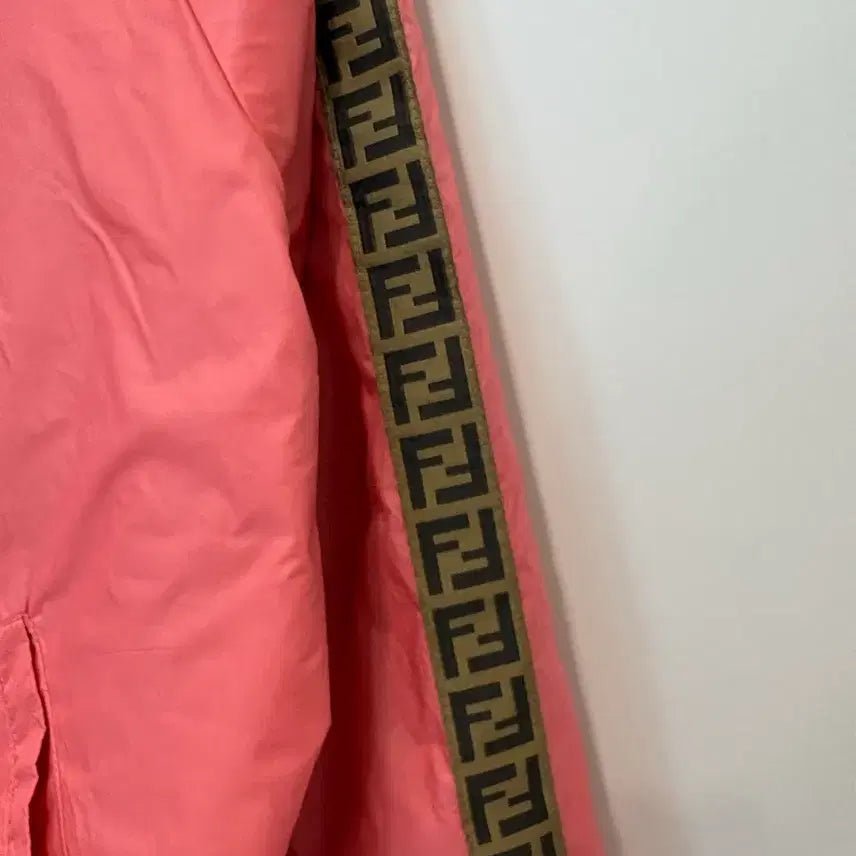 [SOLD OUT] 펜디 양면 바람막이55~66사이즈(정품)