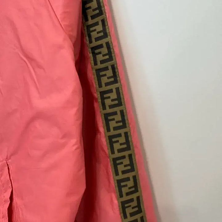 [SOLD OUT] 펜디 양면 바람막이55~66사이즈(정품)