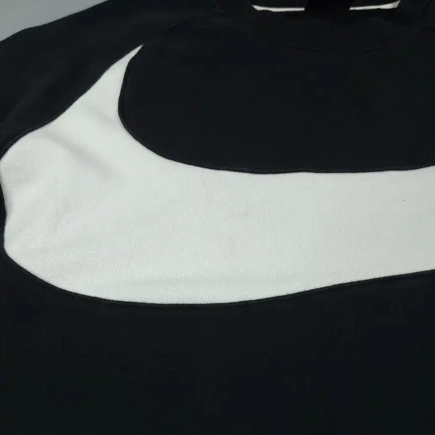 [BUNJANG] Nike Big Swoosh Logo Raglan Cotton Blend Sweatshirt / 나이키 블랙 화이트 빅스우시 로고 레글런 코튼블렌드 맨투맨 티셔츠 L